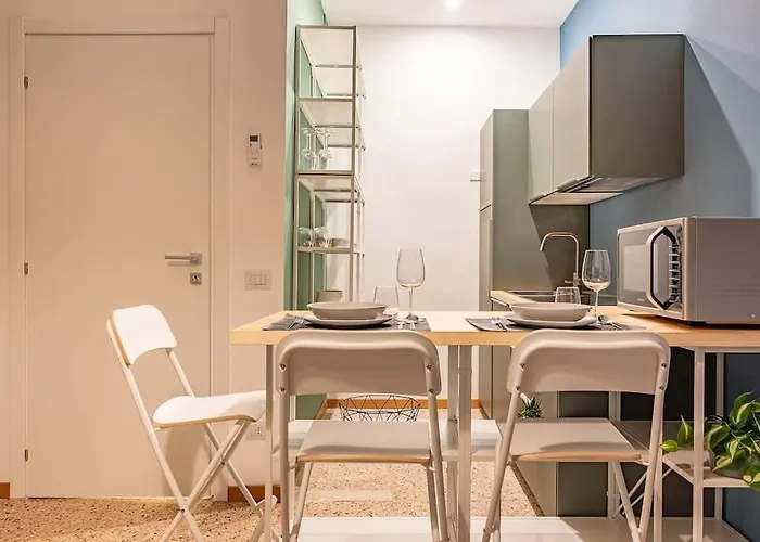 Guest Planet - Cozy Housing Porta Romana M3 شقة
